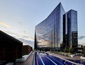 This Hotel In Docklands Is Opening Up Their Pool For Summer Swims And Cocktails