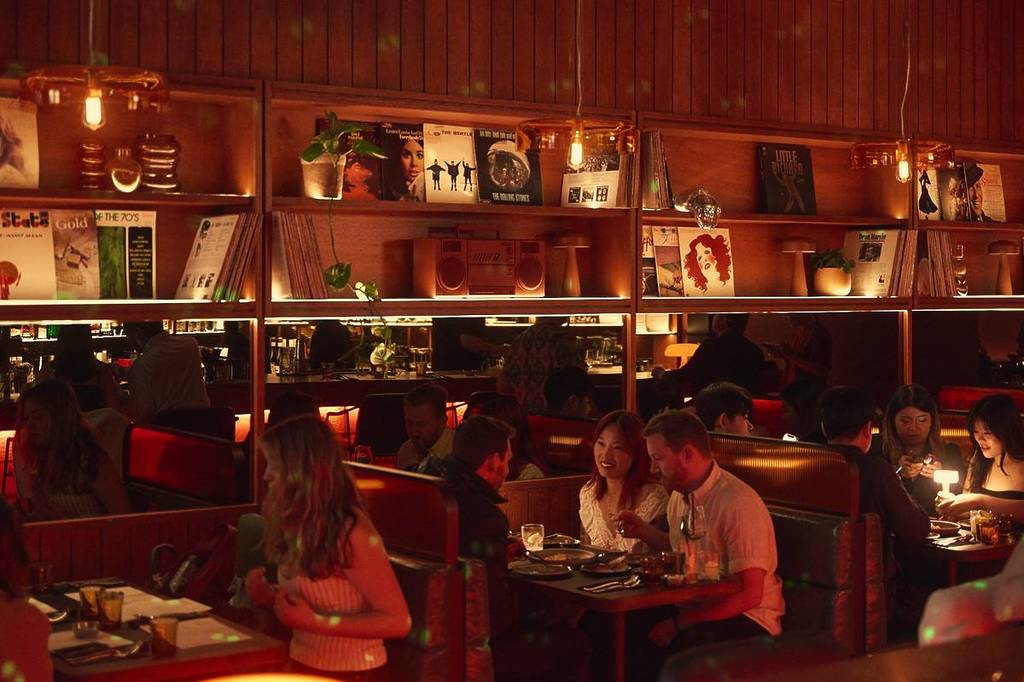 people dining at Disuko