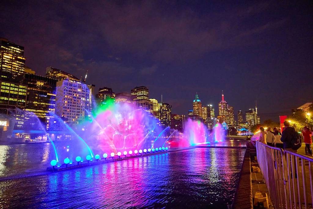 water spraying and colourful lights at the Crown Christmas River Show