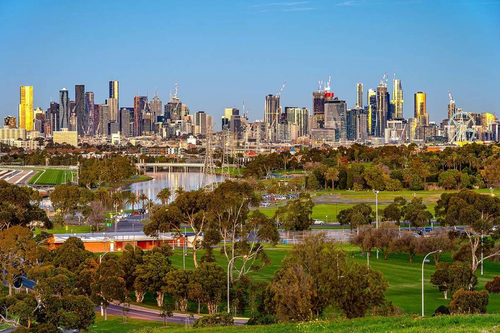 view of Melbourne skyline from a lookout point in Maribyrnong