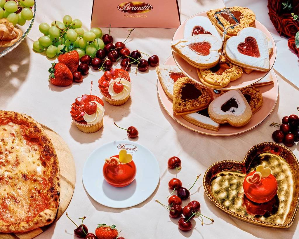 heart-shaped desserts from Brunetti