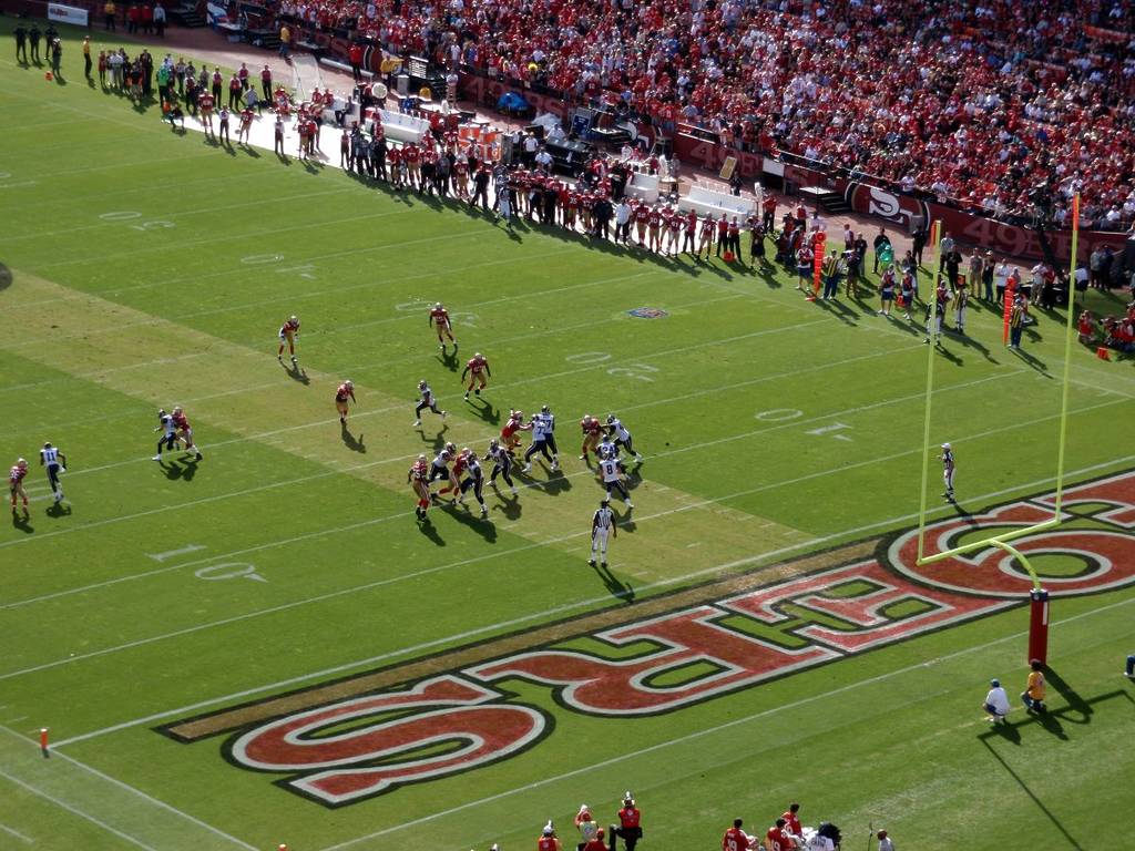 Rams vs 49ers on the football field