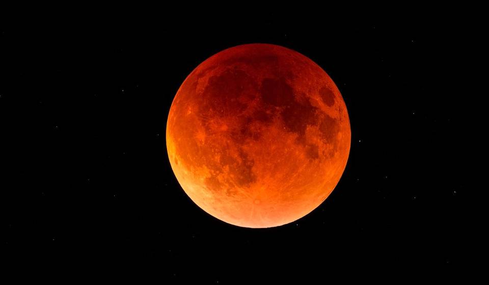 Melbourne’s Night Sky Will Turn Red Tonight During A Rare Total Lunar Eclipse