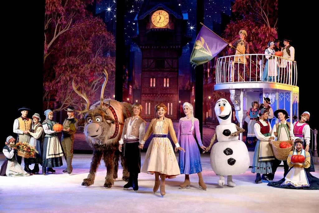 Frozen 2 performers at Disney on Ice
