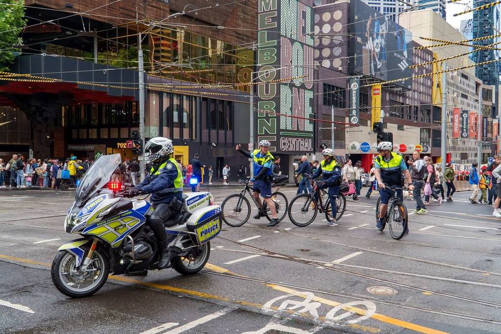 victoria police directing traffic in melbourne