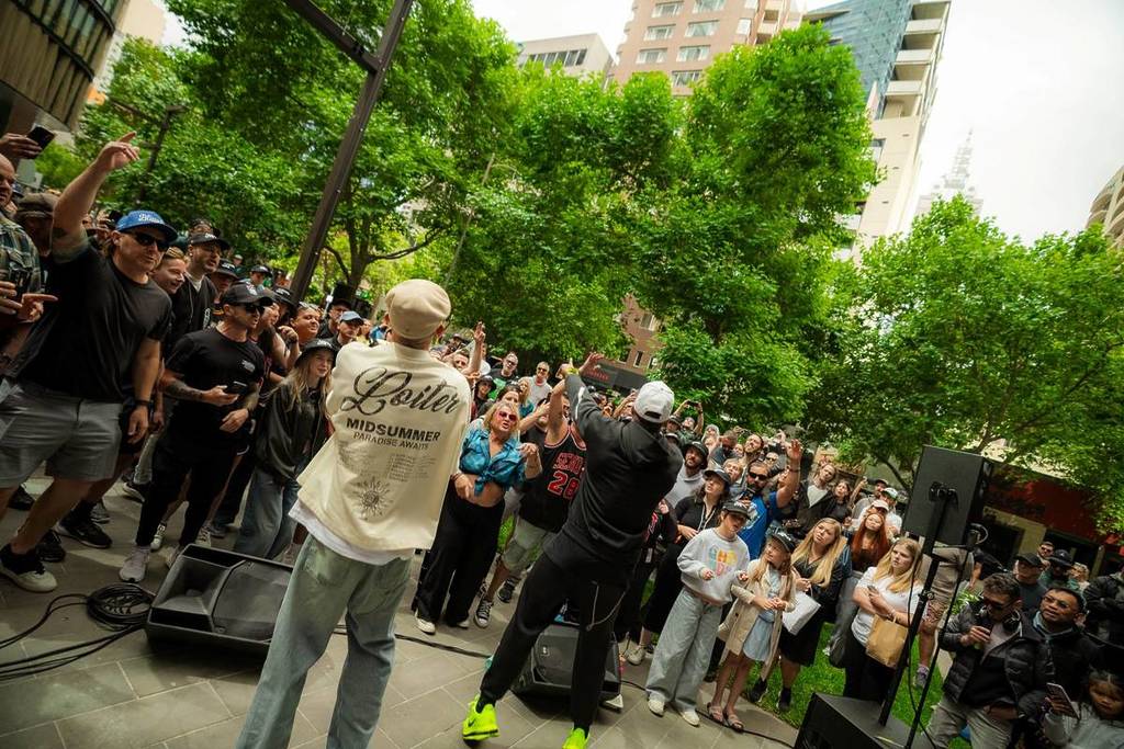 always live pop up in victoria