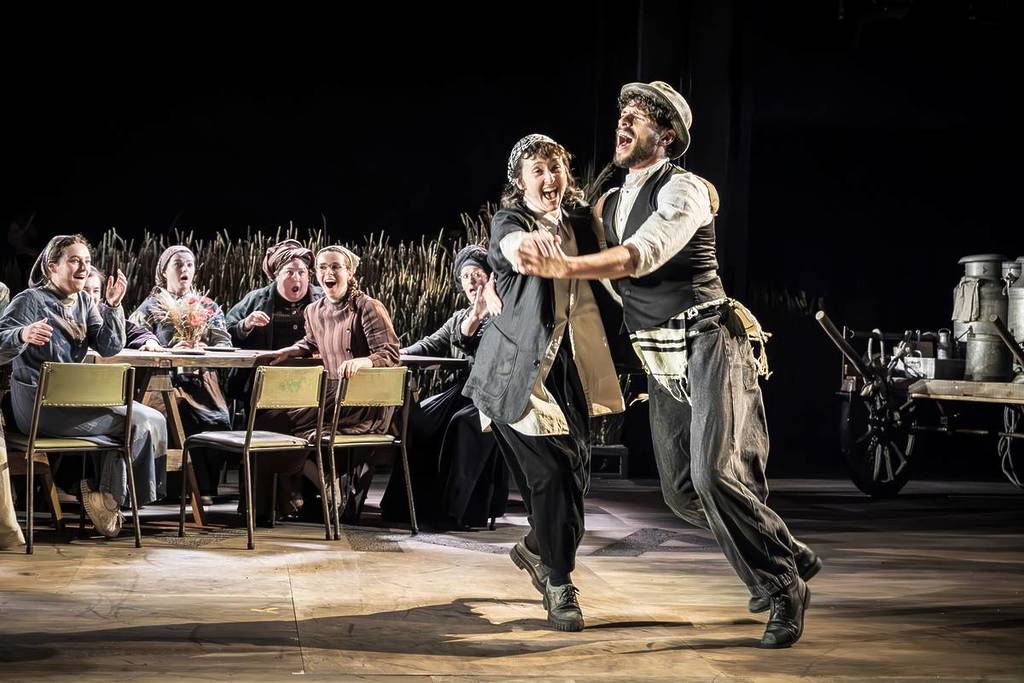 london cast dancing in Fiddler on the Roof
