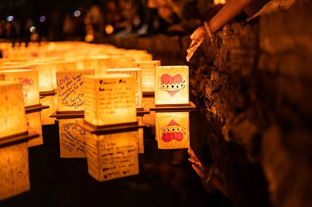 golden lanterns with personal messages