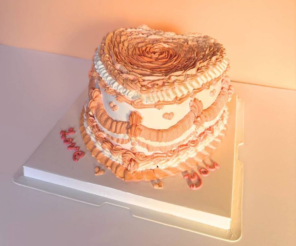 peach and mango cake from Miilk Cake Studio