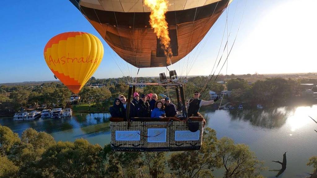 people on a hot air balloon ride in Mildura