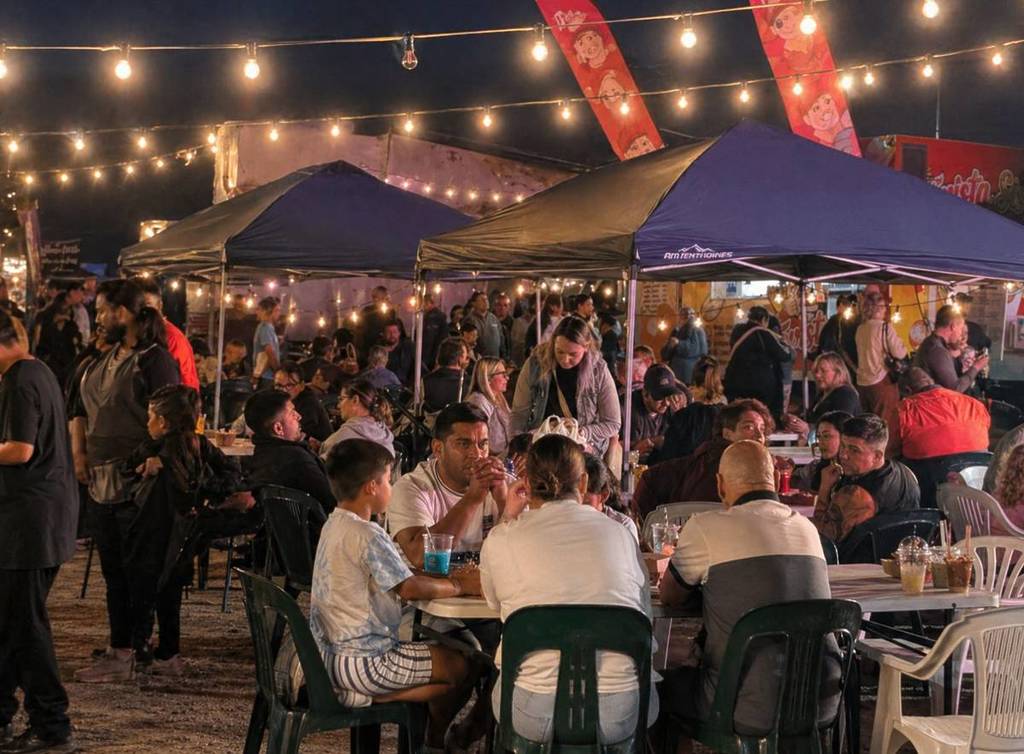 Melbourne families eating during night bites at ScullyBug Market in Cranbourne
