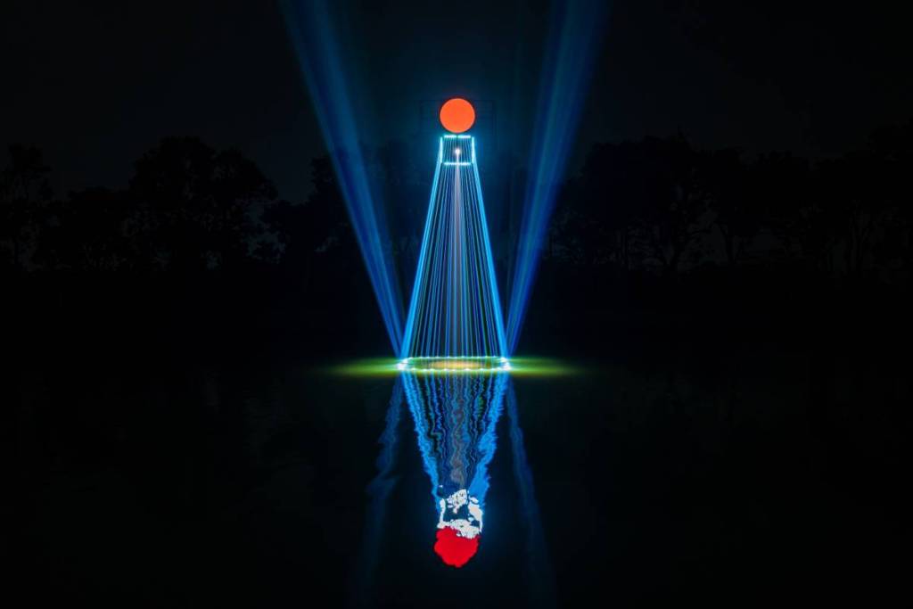 render of lasers reflection on water for Multimmersion