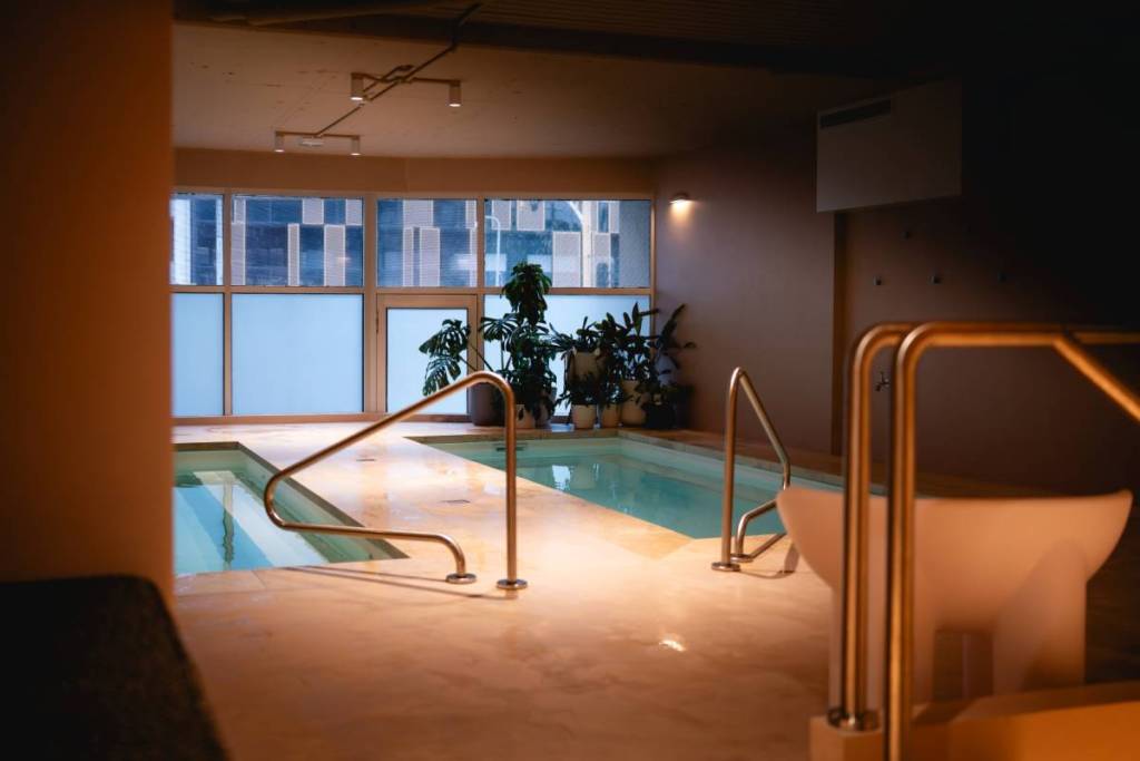 the hot and cold contrast therapy pools at Wellness Social Club