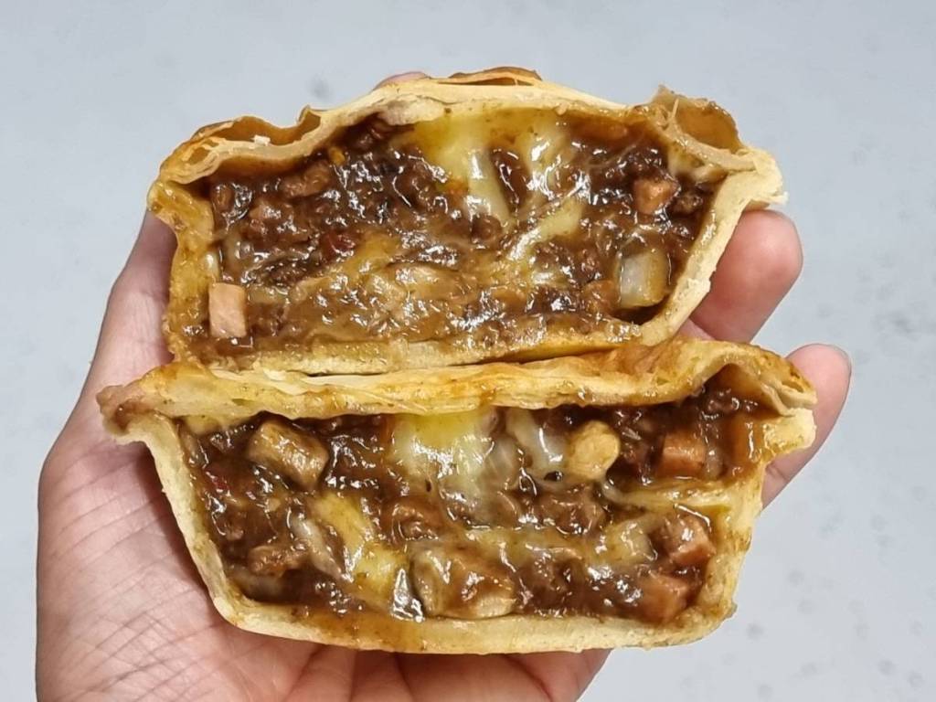 cross section of a Cowboy Beef Pie from Country Cob Bakery