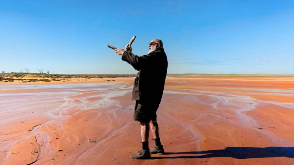 Kutcha Edwards on Lake Tyrell 