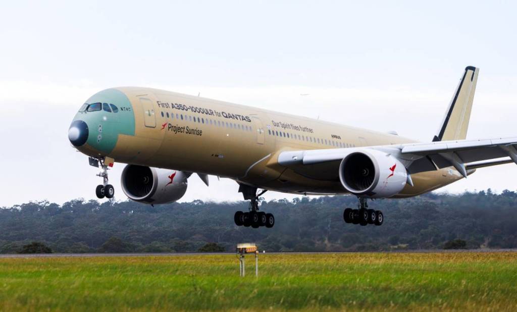 Qantas Project Sunrise test plane landing in Melbourne Airport