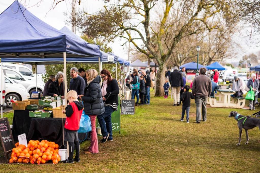 people shopping at Kyneton Farmers Market