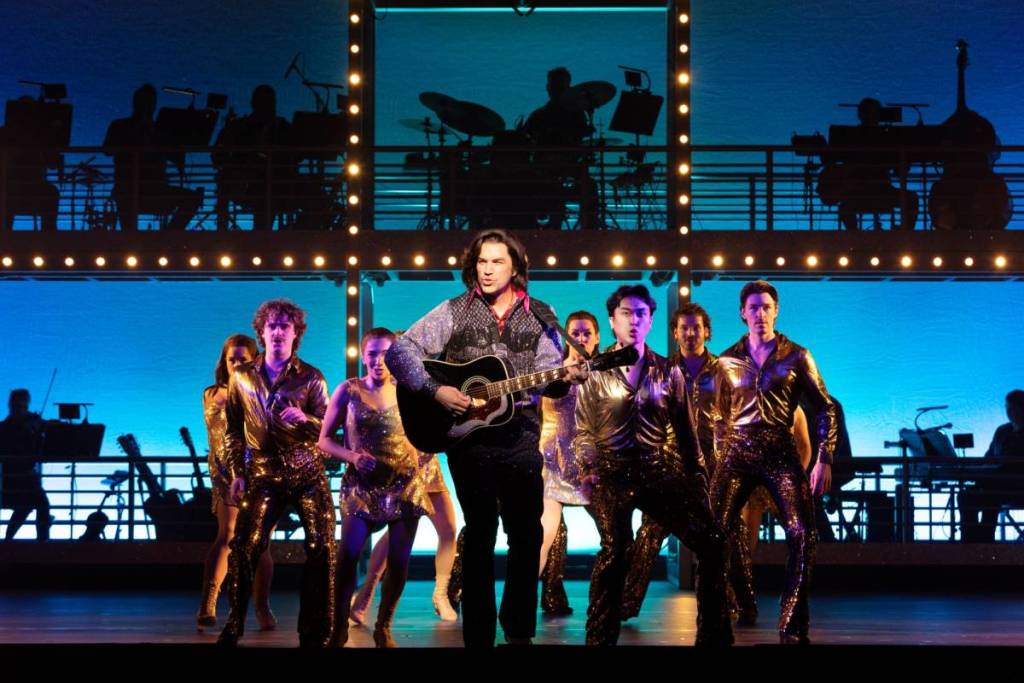 cast for A Beautiful Noise Neil Diamond musical