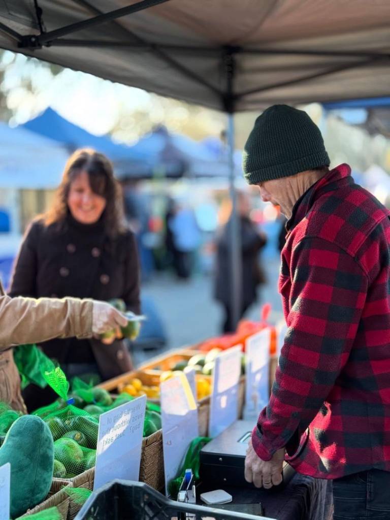 Woodend Community Farmers’ Market in melbourne