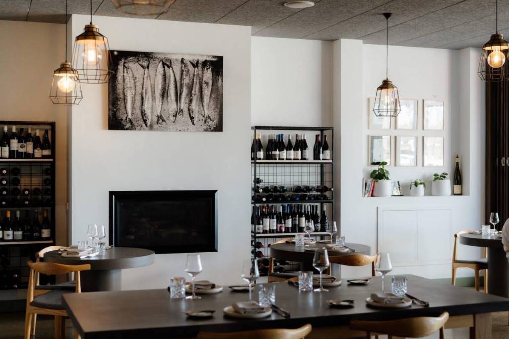 inside the restaurant, Sardine dining in Paynesville