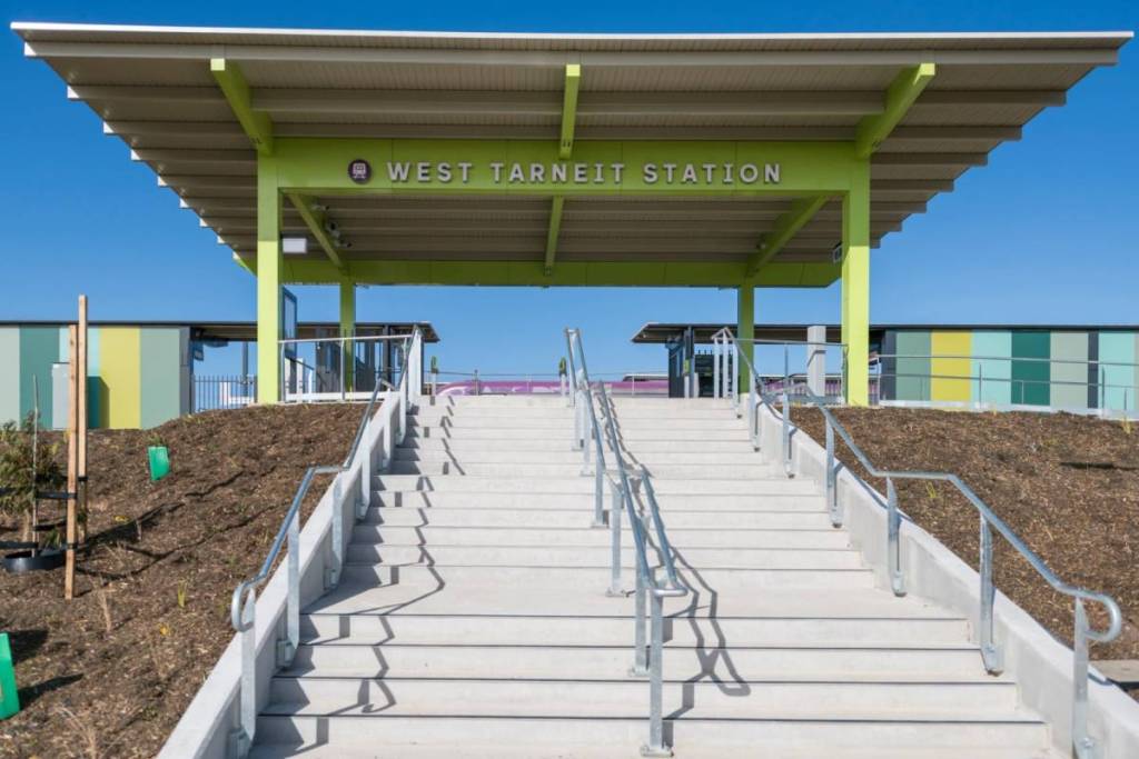 entrance looking up steps to West Tarneit Station