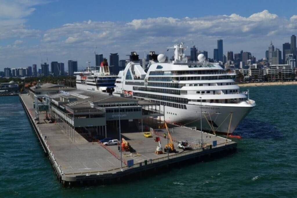 1854 station pier reopen in melbourne