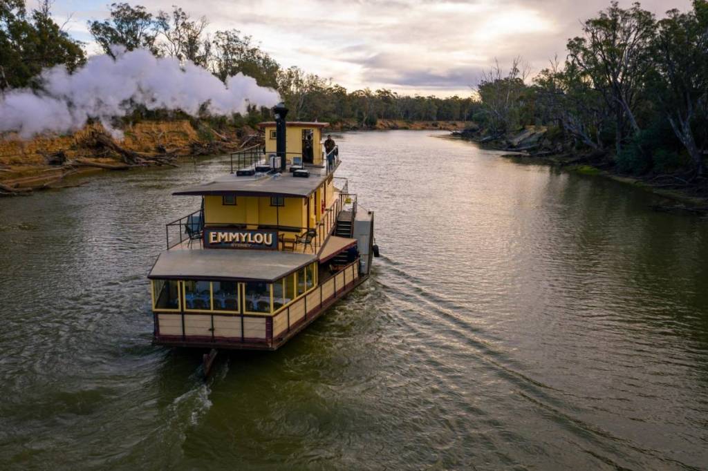Emmylou Paddlesteamer travelling along the river
