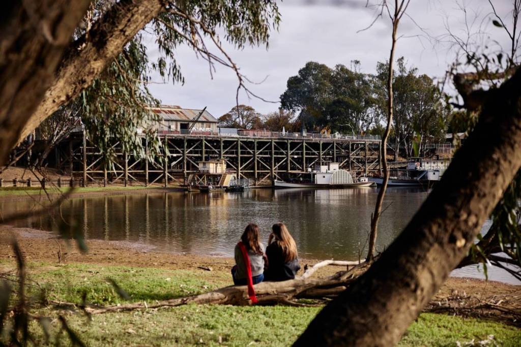 two women looking at Echuca Wharf