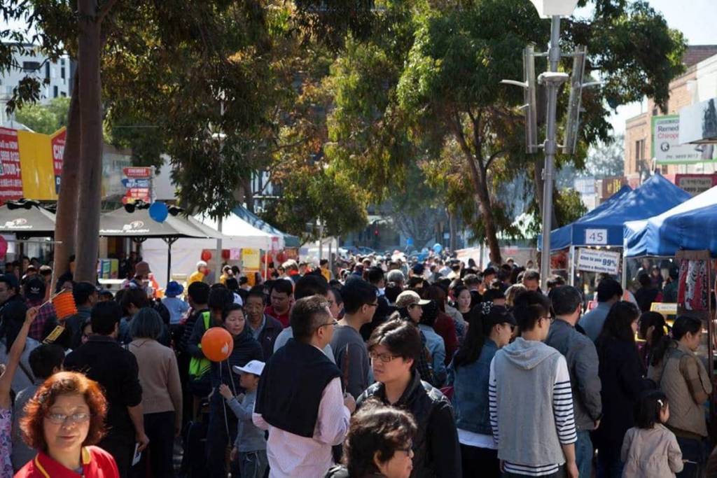 melbourne moon fest market at docklands