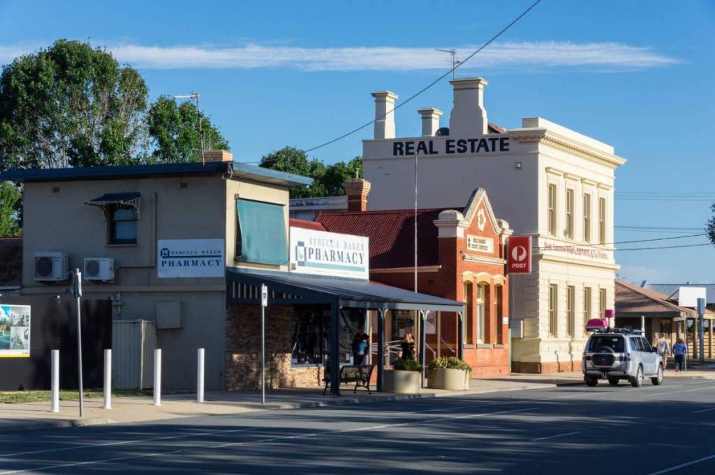 nagambie near melbourne victoria day trip to lakeside town