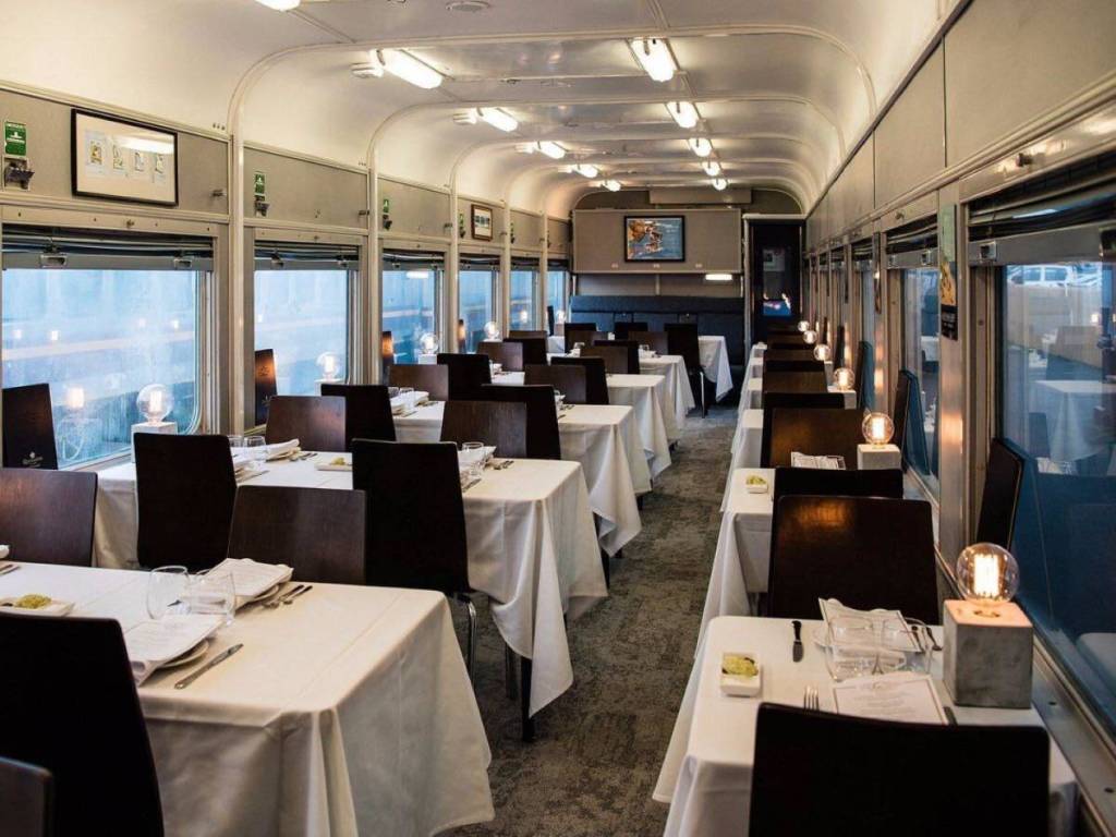 dinging room on q train melbourne on the bellarine peninsula
