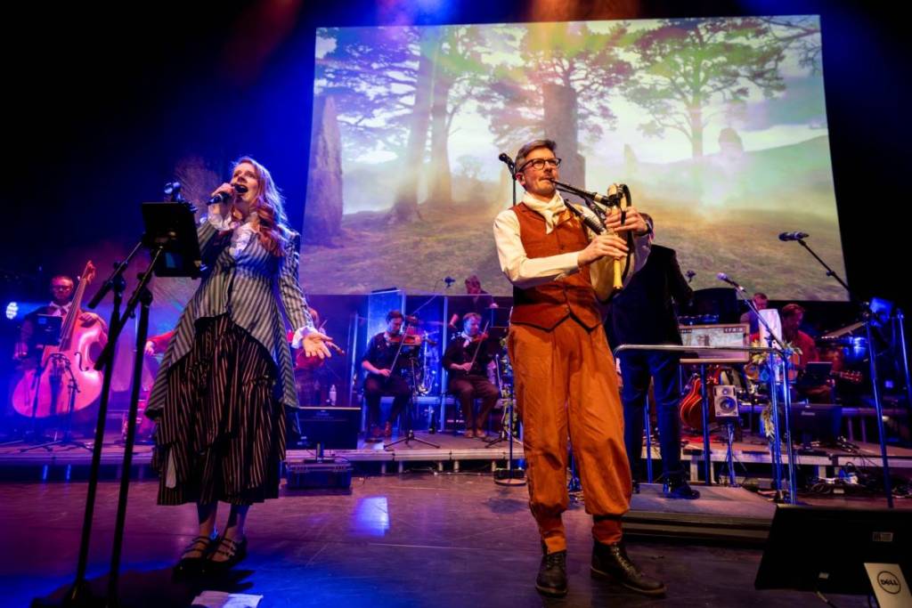 musicians at Outlander in Concert