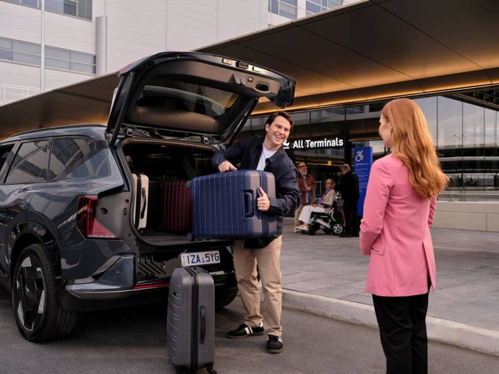 melbourne airport pick up and drop off at new T123 transport Hub