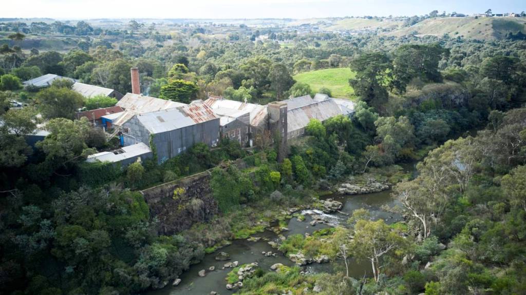 aerial view of Fyansford Paper Mill next to Barwon River