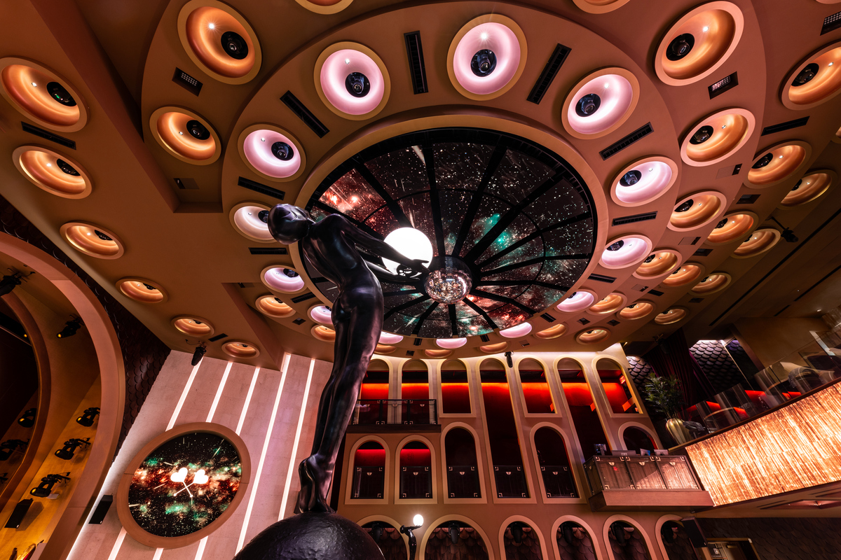 Queen Miami Beach main dining room