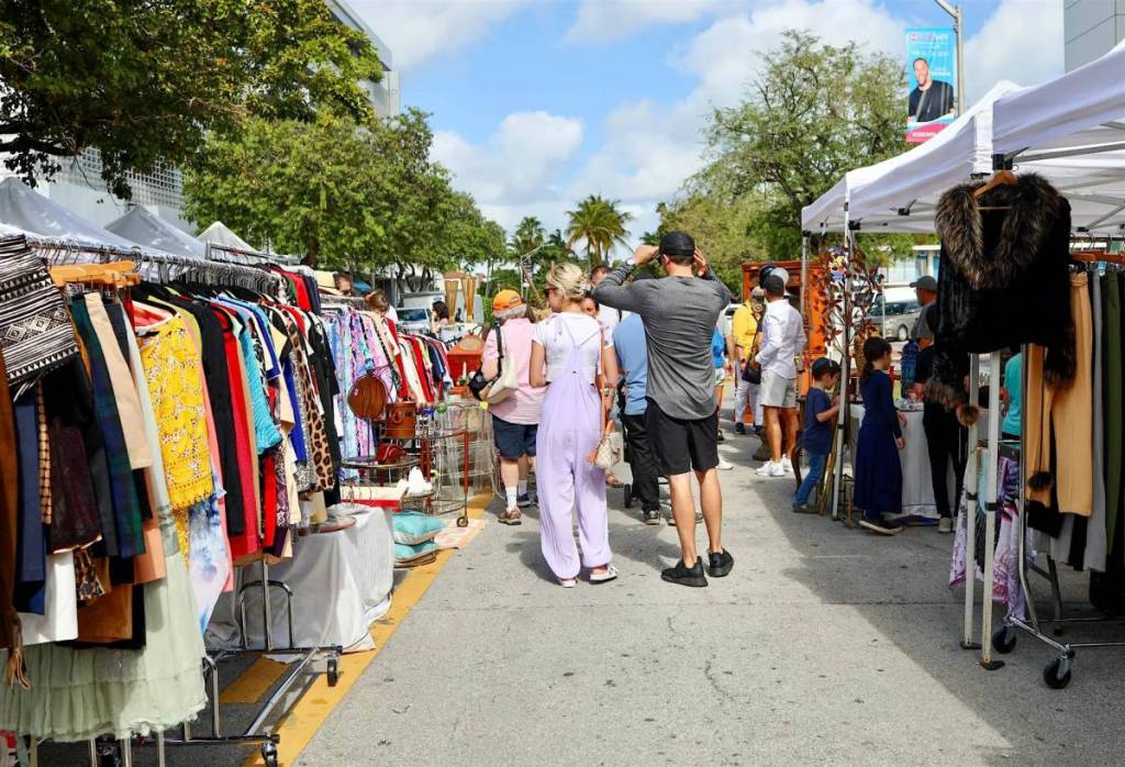 Mercado de Antiguidades e Colecionáveis da Lincoln Road