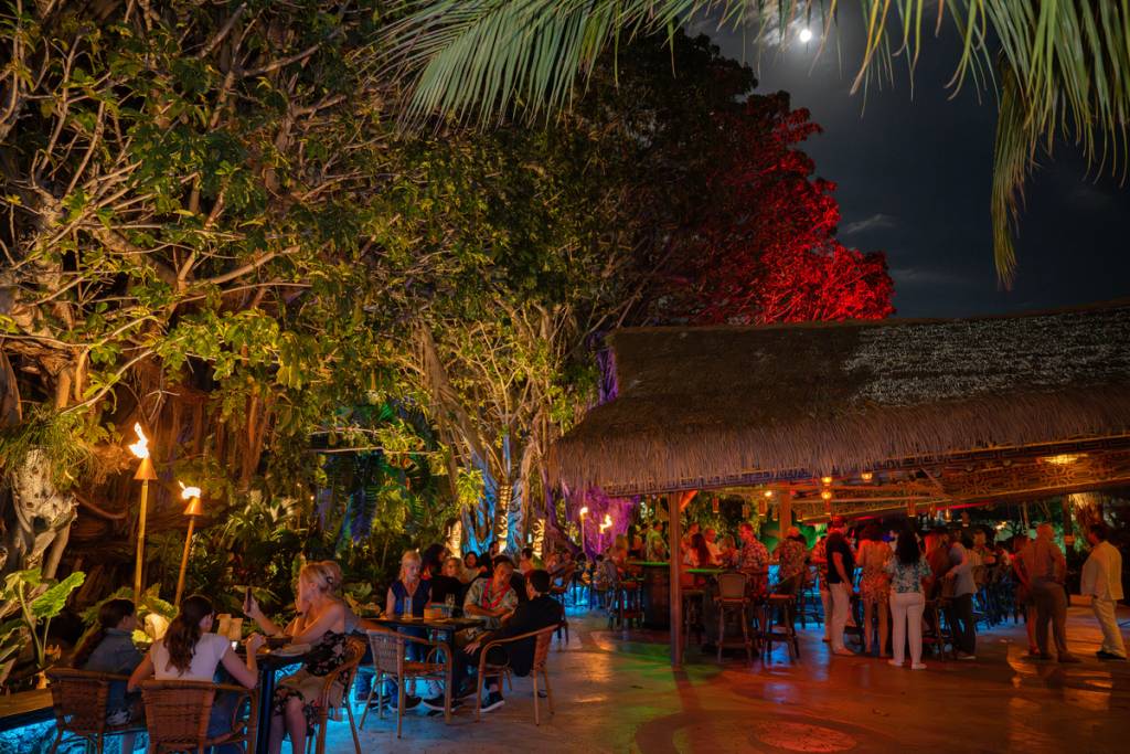 BORA BORA BAR