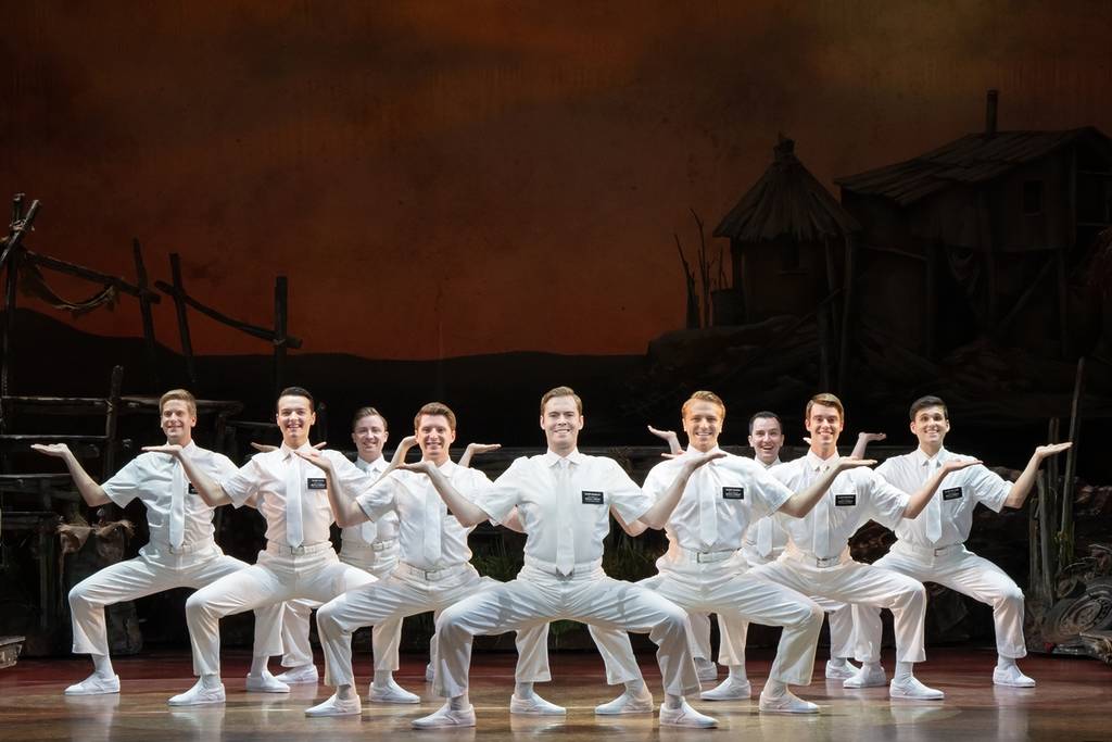Craig Franke et sa troupe dans la tournée nord-américaine de THE BOOK OF MORMON
