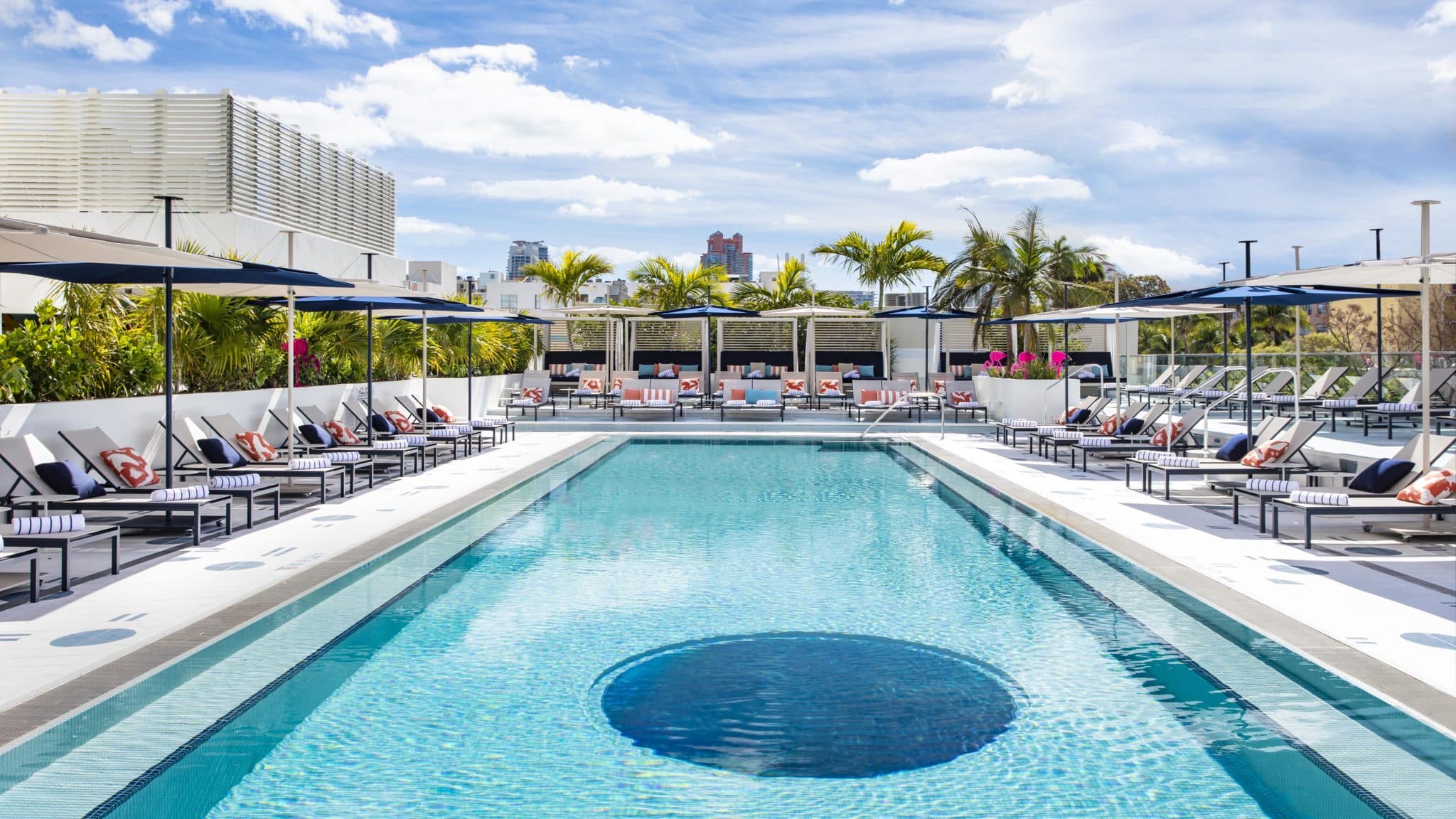 Moxy Miami pool