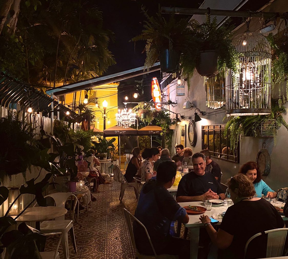 8 French Restaurants In Miami That'll Transport You To Paris