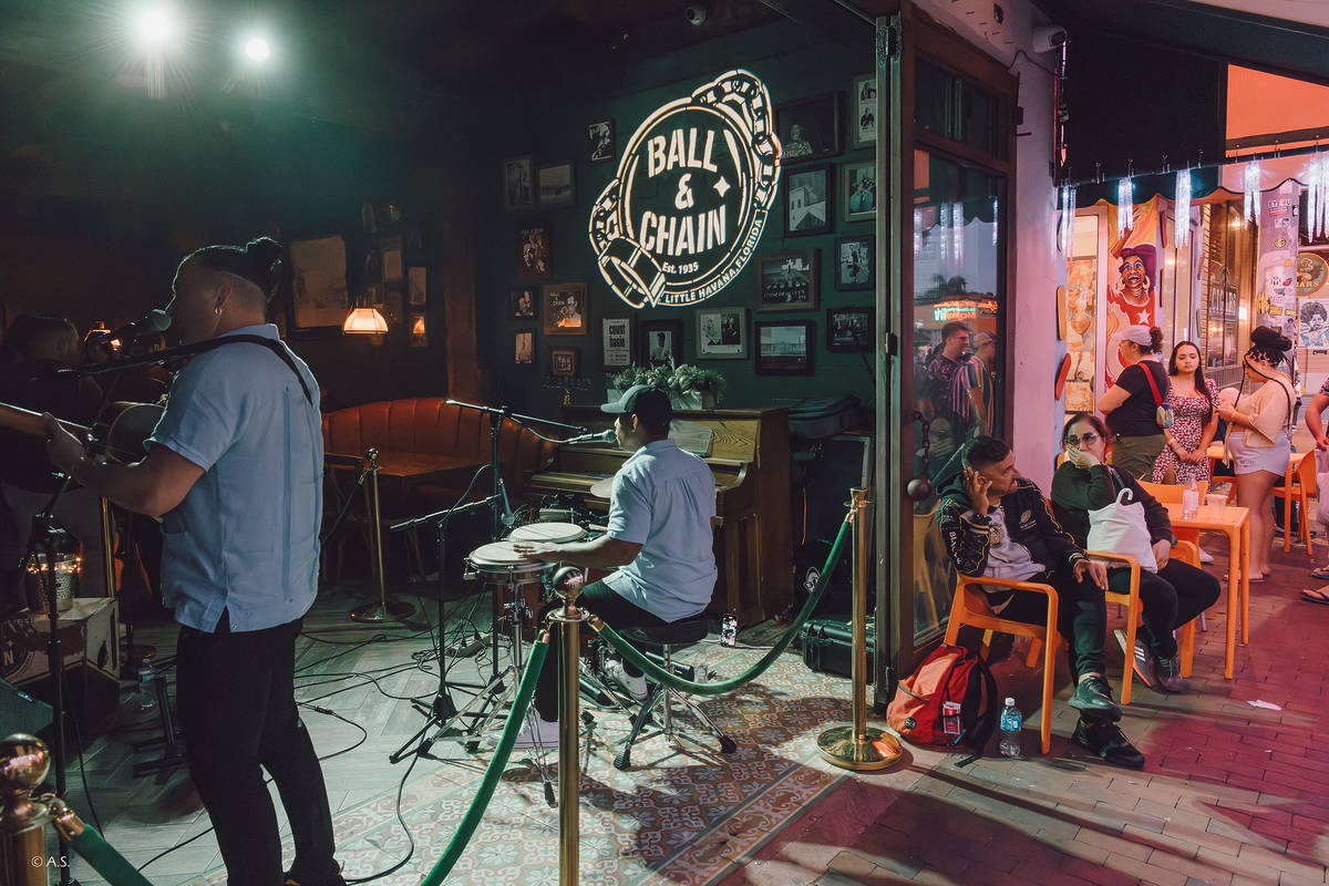 ball and chain restaurant in miami