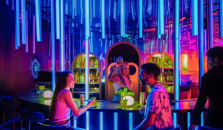 Não perca os eventos mais badalados de Miami! De vocais ao vivo, burlesco de tirar o fôlego e acrobacias de sereia no Museu do Sexo, há algo para todos