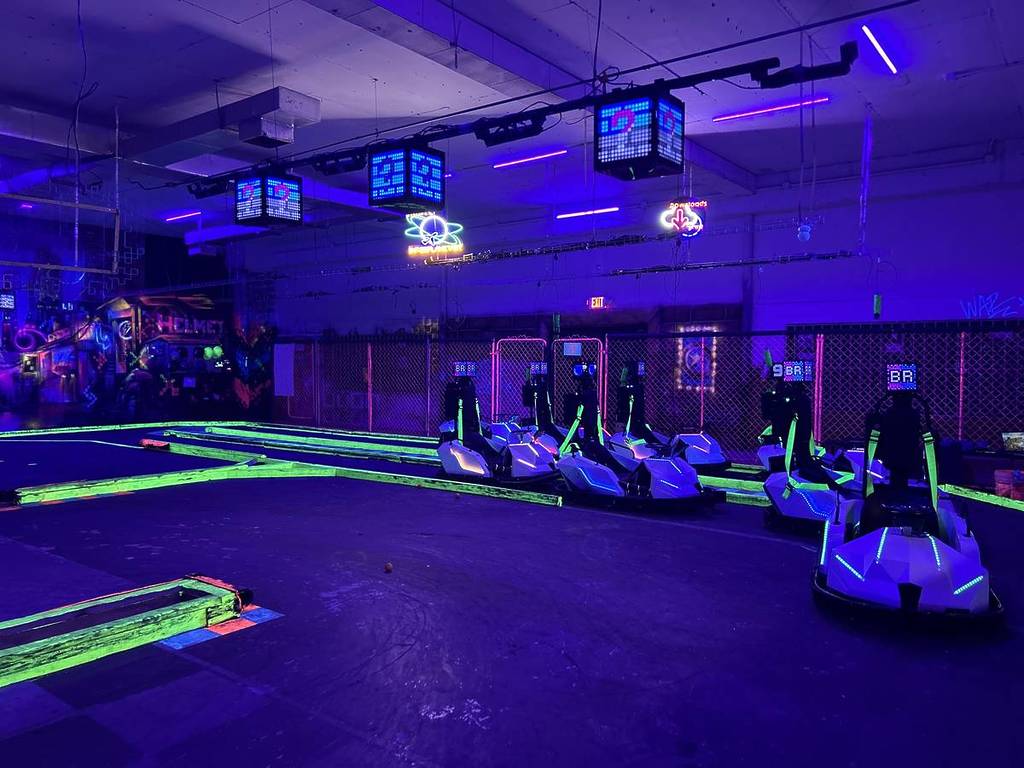 Battle Racing karts néons