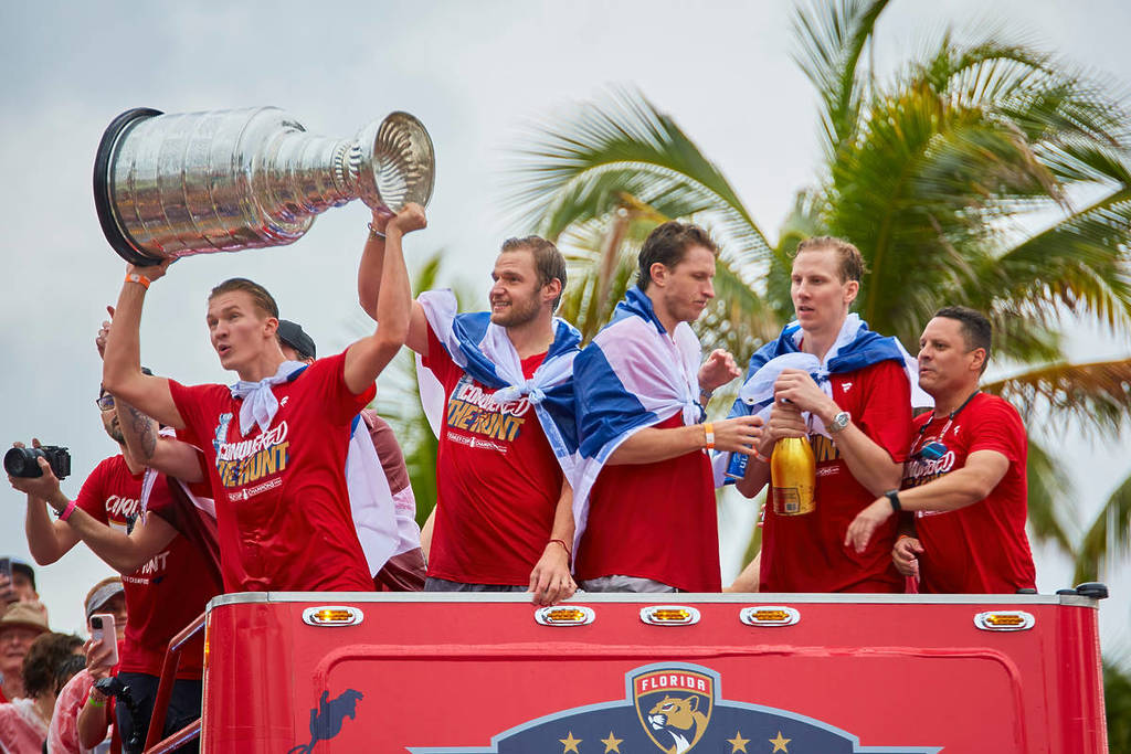 Das Bild zeigt die Stanley-Cup-Parade der Florida Panthers 2025