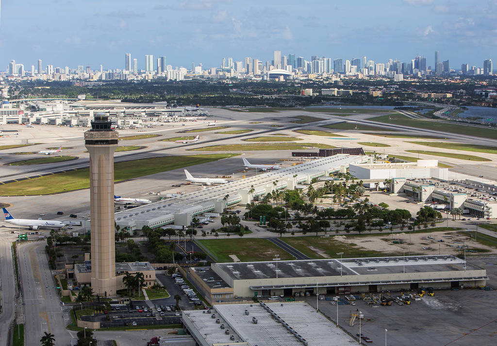 Vista aérea del Aeropuerto Internacional de Miami