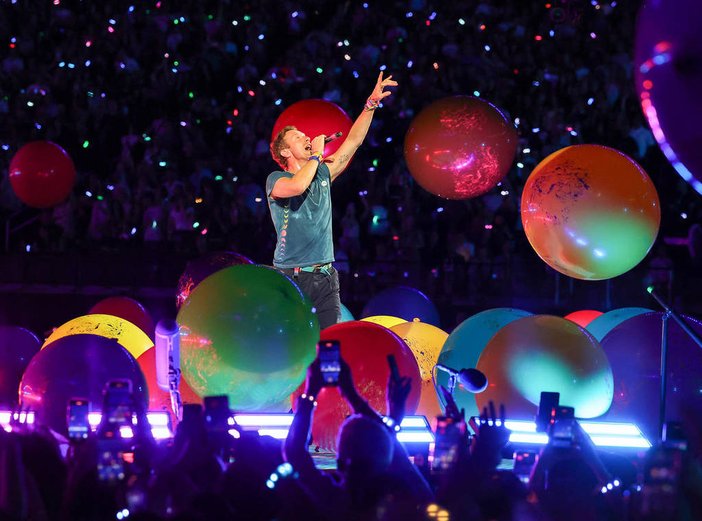 LAS VEGAS, NEVADA - 06 JUIN : Chris Martin de Coldplay se produit lors d'une étape de la tournée mondiale Music of the Spheres du groupe au stade Allegiant le 06 juin 2025 à Las Vegas, Nevada.