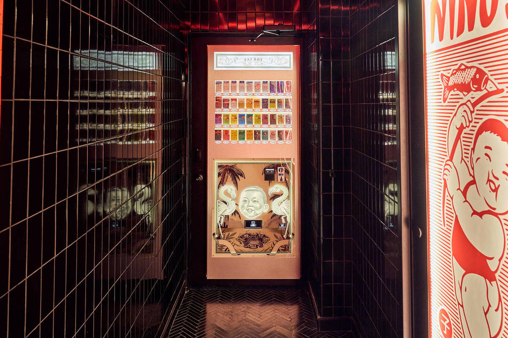 Niño Gordo: Innenraum eines alten Zigarettenautomaten