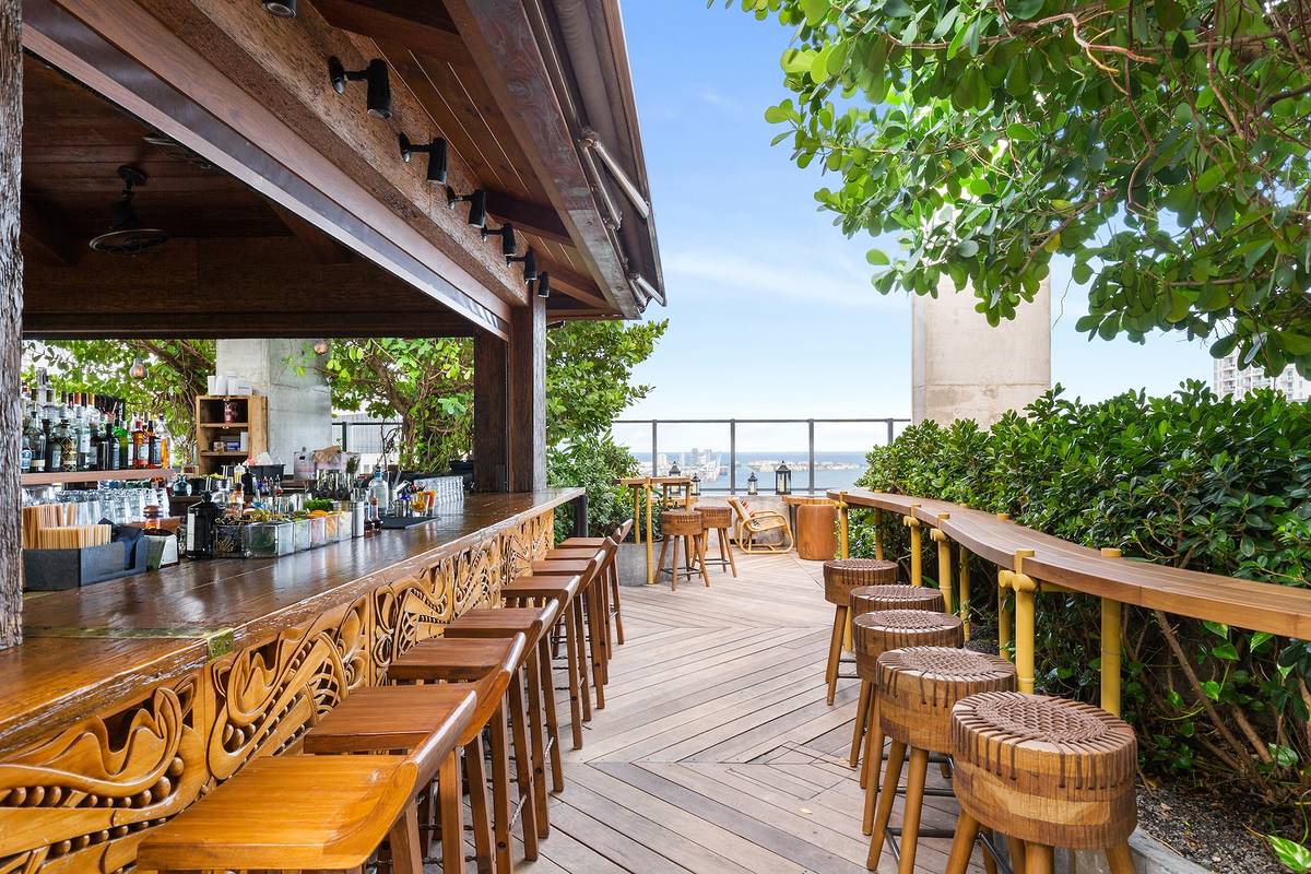 A view of the outdoor bar at the Sugar Miami rooftop