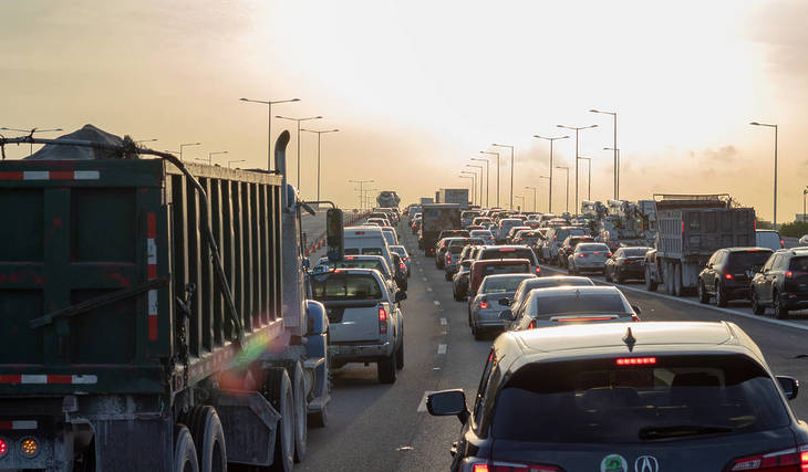Une nouvelle étude révèle que conduire à Miami est aussi stressant que le pensent les habitants : 54 % des conducteurs annulent leurs projets pour éviter l’I-95 et le Palmetto