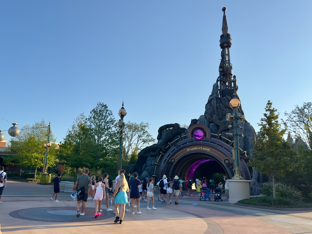 Orlando, Florida, USA - August 20, 2025: Guests enter the Dark Universe at Universal’s Epic Universe in Orlando, a gothic-themed land featuring monsters, legends, and immersive storytelling.